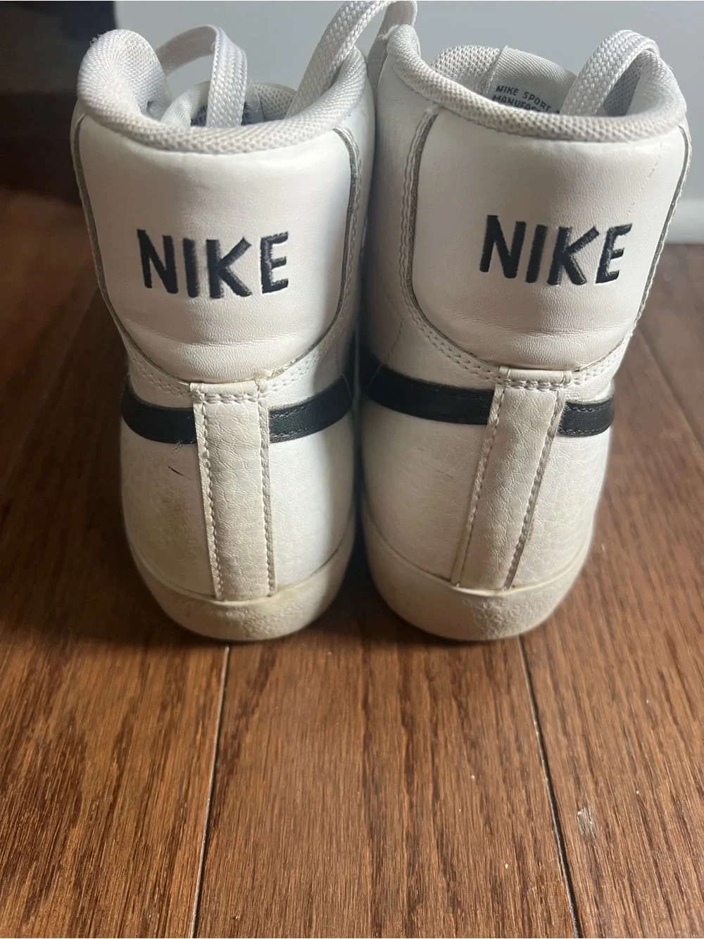 Nike Blazer Mid ’77 High Top Sneakers Kids 4Y White Black